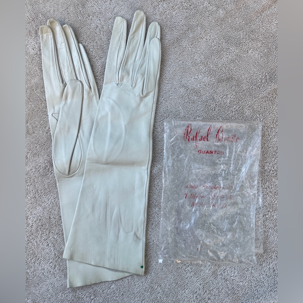Rafael Benito Vintage Long White leather Gloves Spain wedding gala classic 7 1/2